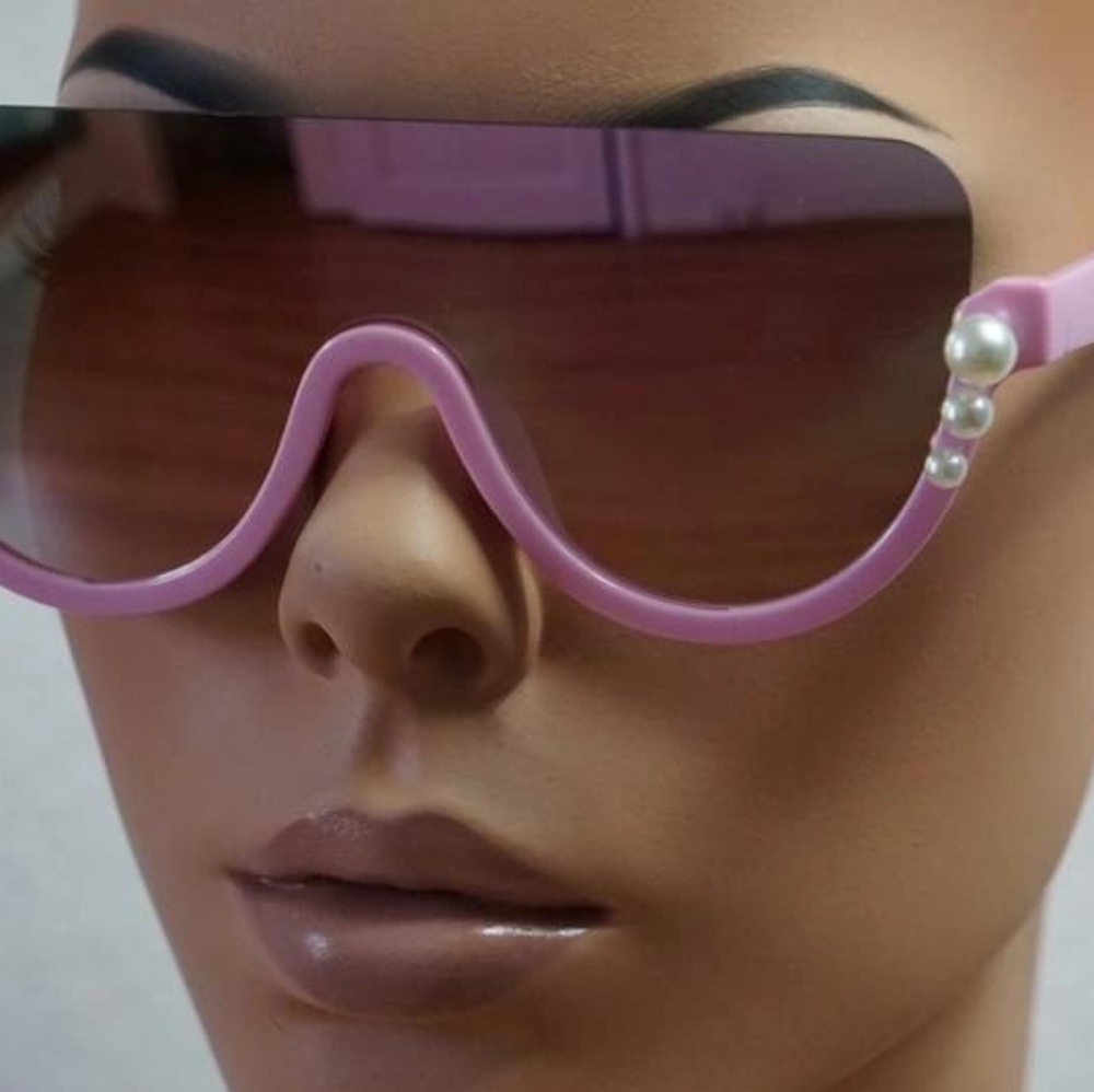 WOMEN SUNGLASSES